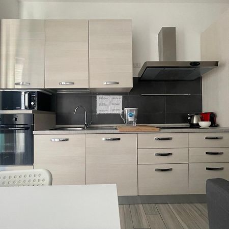 Gardone Apartment - Ampio Appartamento Con 2 Camere Da Letto - Comodo Per Duomo! ميلان المظهر الخارجي الصورة