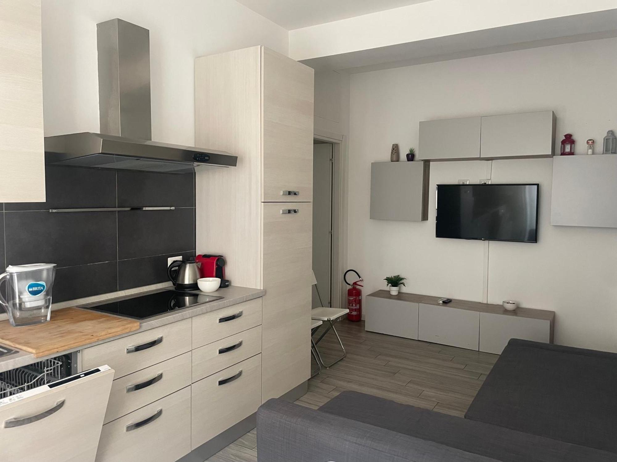 Gardone Apartment - Ampio Appartamento Con 2 Camere Da Letto - Comodo Per Duomo! ميلان المظهر الخارجي الصورة