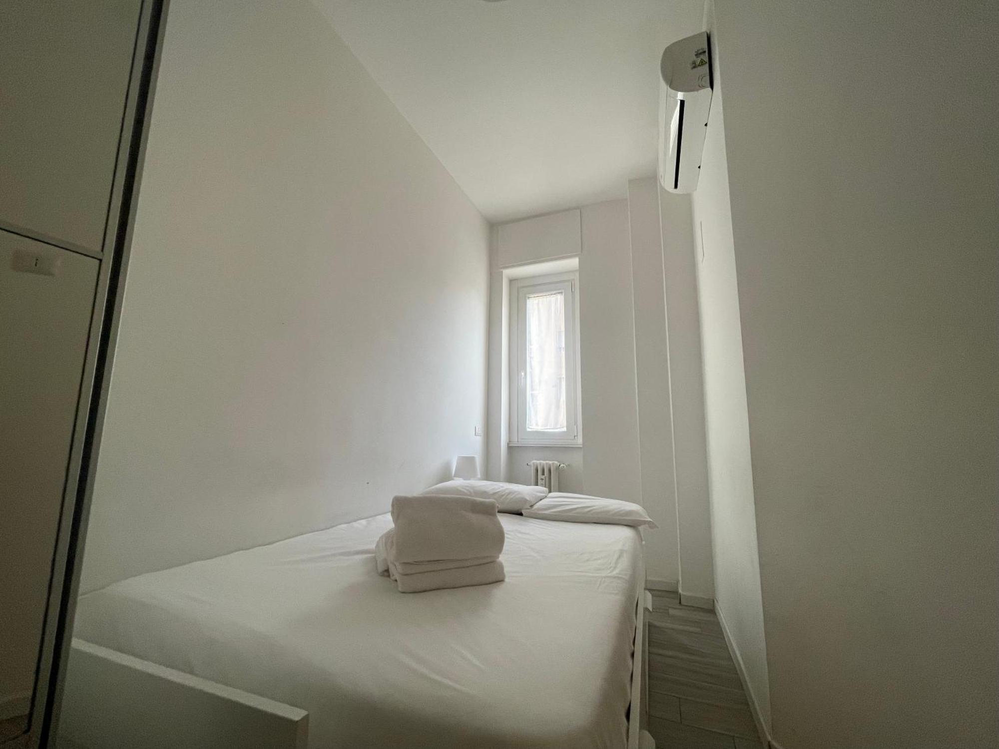 Gardone Apartment - Ampio Appartamento Con 2 Camere Da Letto - Comodo Per Duomo! ميلان المظهر الخارجي الصورة
