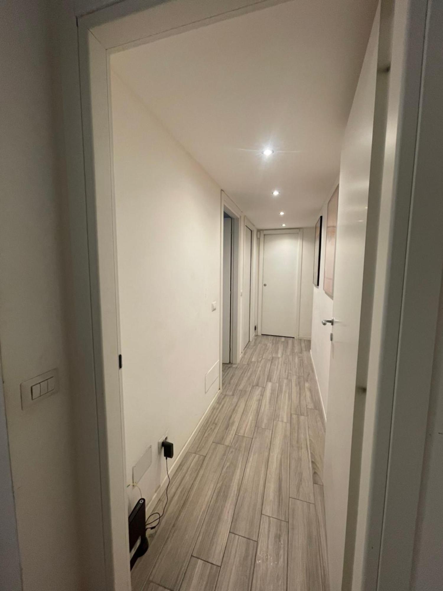 Gardone Apartment - Ampio Appartamento Con 2 Camere Da Letto - Comodo Per Duomo! ميلان المظهر الخارجي الصورة