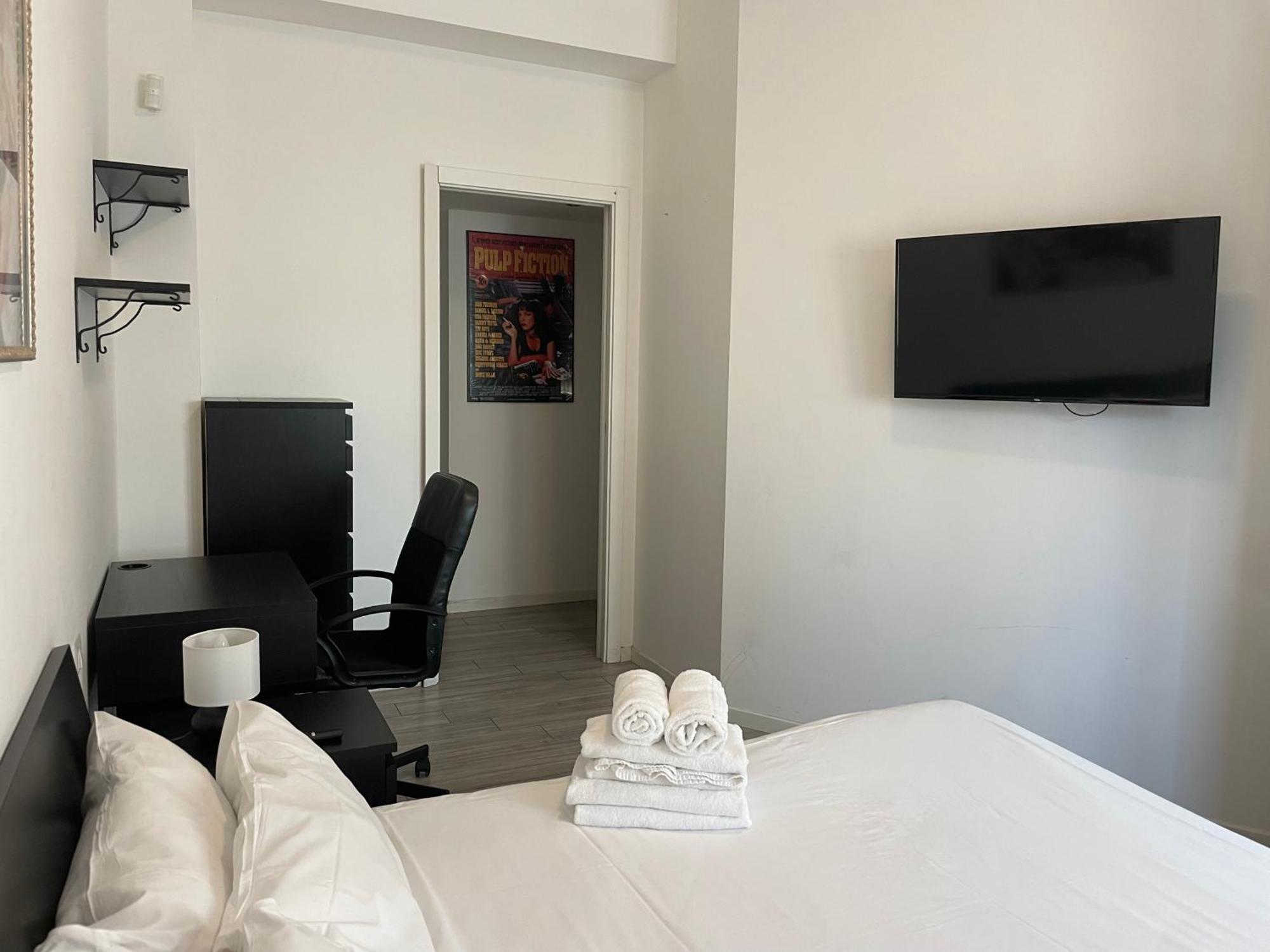 Gardone Apartment - Ampio Appartamento Con 2 Camere Da Letto - Comodo Per Duomo! ميلان المظهر الخارجي الصورة