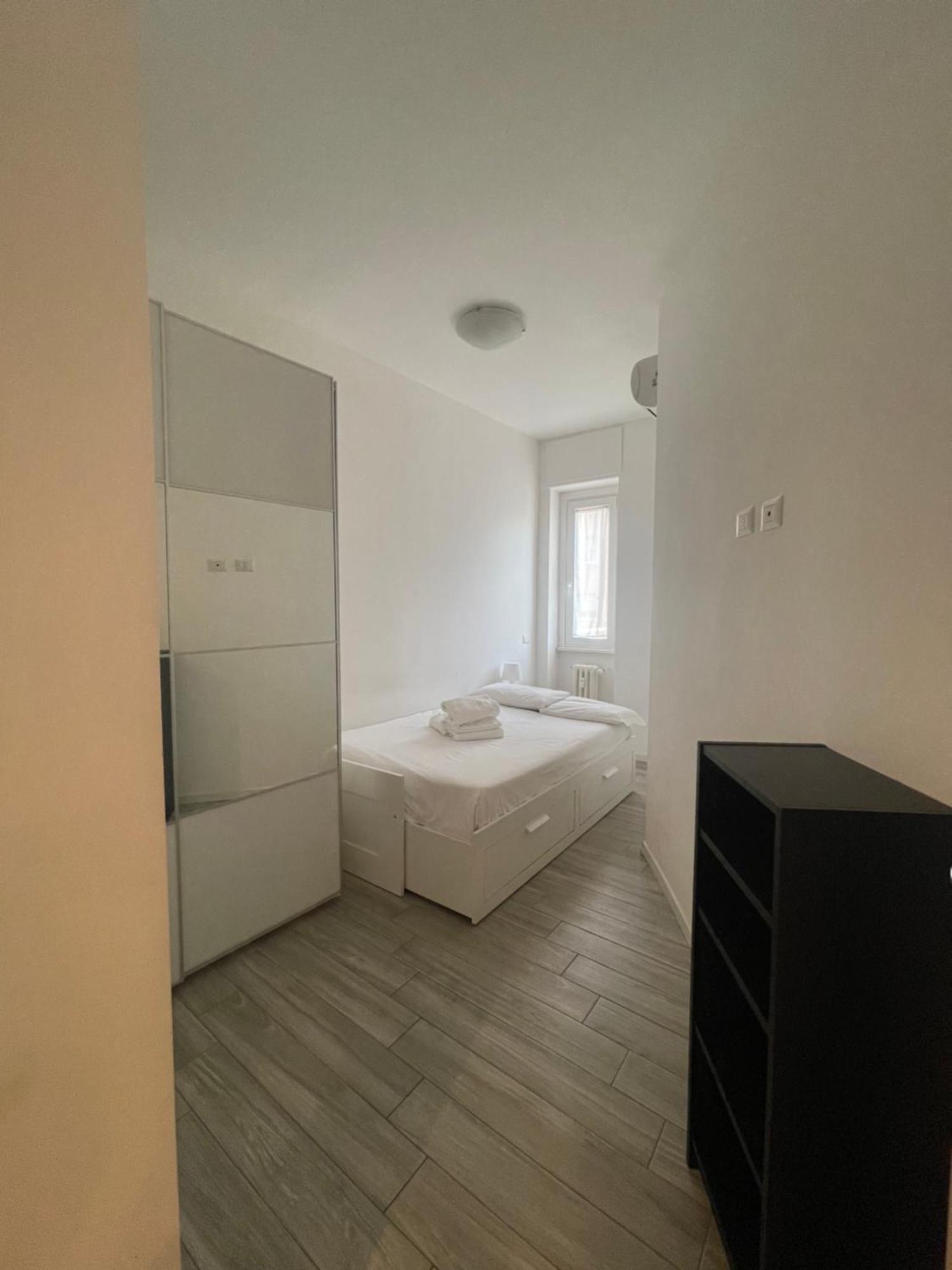 Gardone Apartment - Ampio Appartamento Con 2 Camere Da Letto - Comodo Per Duomo! ميلان المظهر الخارجي الصورة